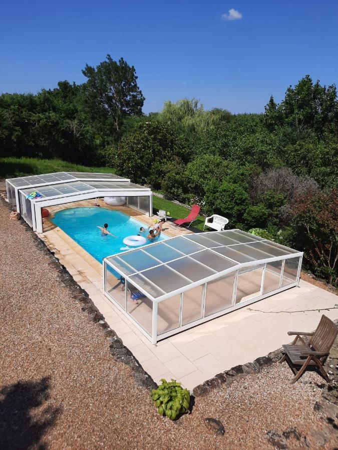 Gite La Pironniere - Piscine, Nature, Au Bord De La Riviere Montreuil-sur-Maine Ngoại thất bức ảnh