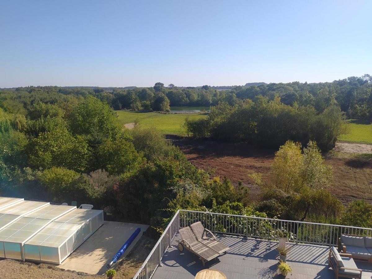 Gite La Pironniere - Piscine, Nature, Au Bord De La Riviere Montreuil-sur-Maine Ngoại thất bức ảnh